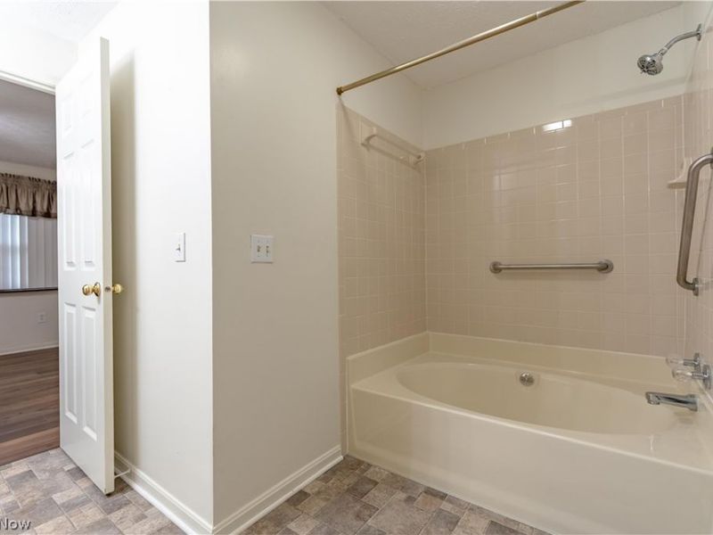 1856 Beechwood Avenue NE, North Canton, OH 44720 Photo 20