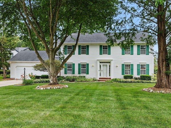 15518 Spring Meadow Lane, Granger, IN 46530
