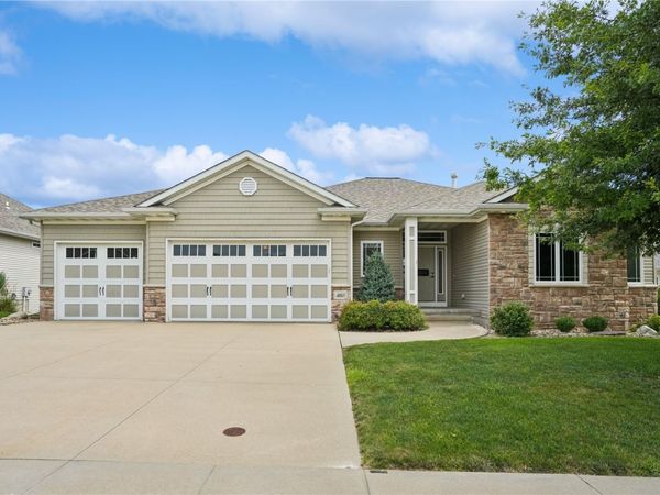 4060 Monarch Avenue , Marion, IA 52302