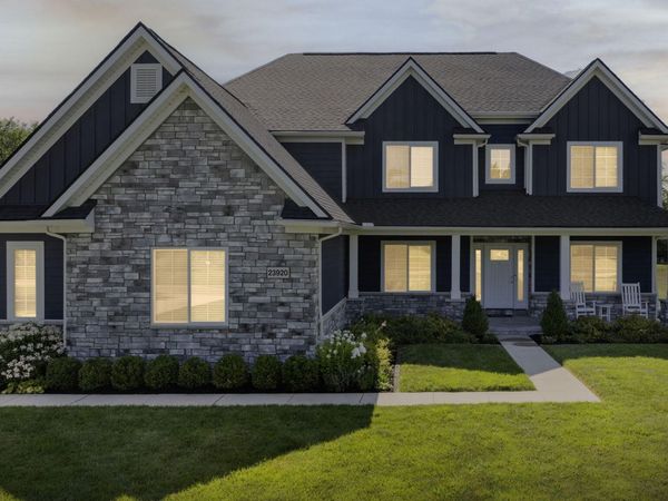 23920 Fairview Drive, New Boston, MI 48164