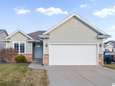 10015 S 170th Circle, Omaha, NE 68136
