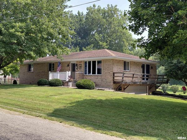 501 N Burlington Avenue, St David, IL 61563