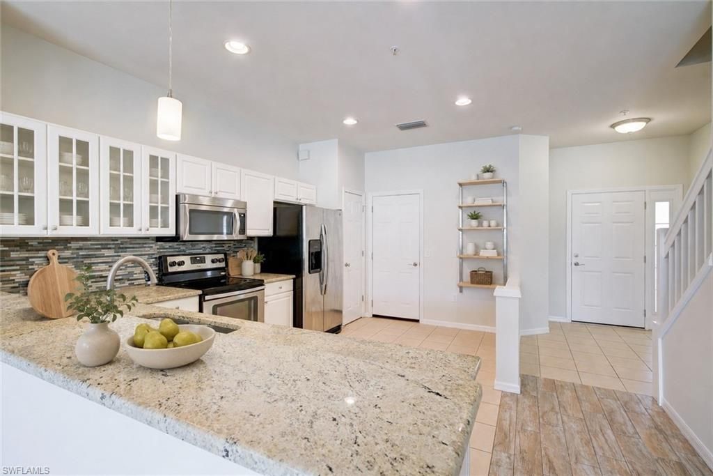 904 Hampton Cir , Unit 94, Naples, FL 34105 Photo