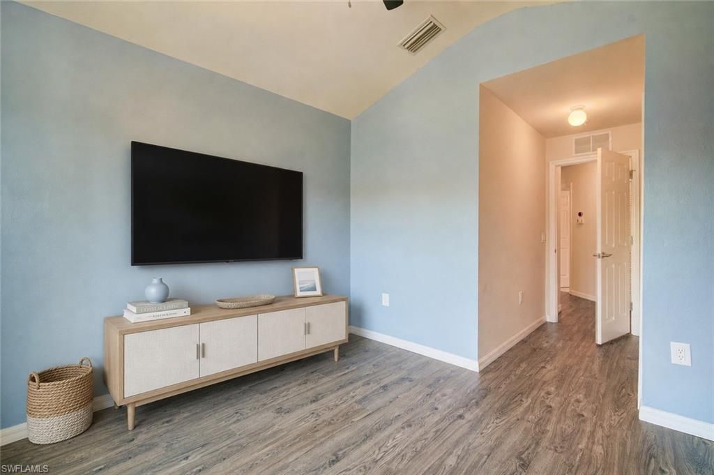 904 Hampton Cir , Unit 94, Naples, FL 34105 Photo