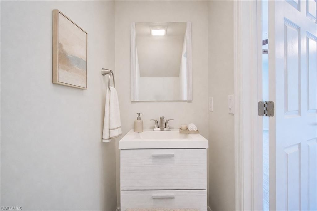 904 Hampton Cir , Unit 94, Naples, FL 34105 Photo