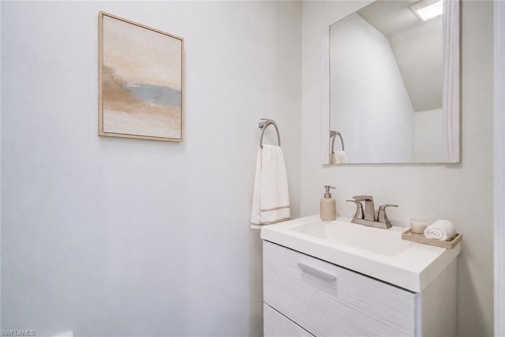 904 Hampton Cir , Unit 94, Naples, FL 34105 Photo