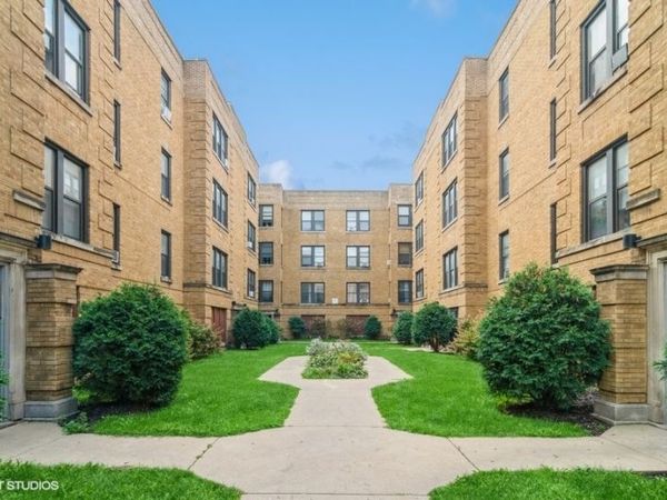 3213 W Diversey Avenue , Unit 301, Chicago, IL 60647