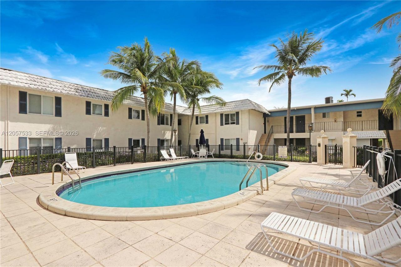8617 SW 68th Ct , Unit 24, Pinecrest, FL 33156 Photo