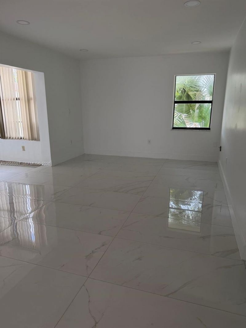 10875 NW 7th St, Unit 23-36, Miami, FL 33172 Photo