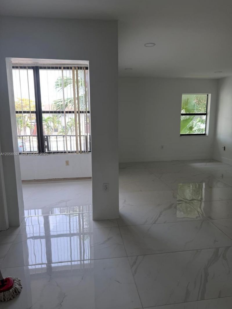 10875 NW 7th St, Unit 23-36, Miami, FL 33172 Photo