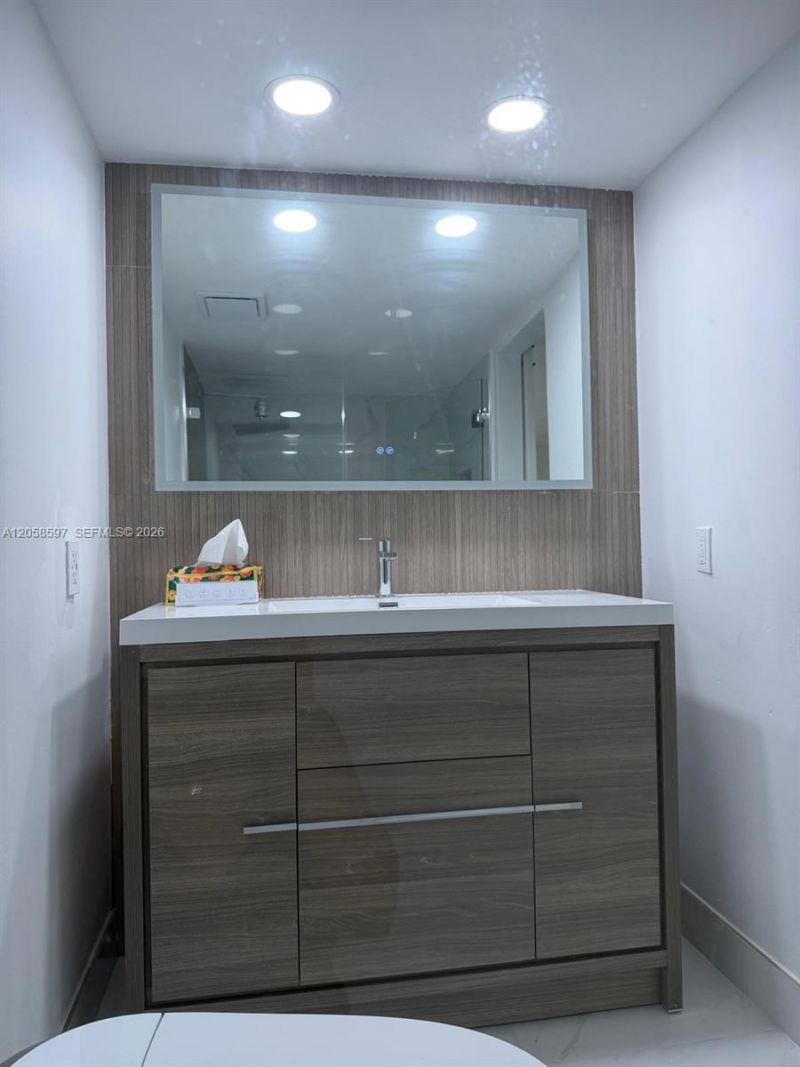 10875 NW 7th St, Unit 23-36, Miami, FL 33172 Photo