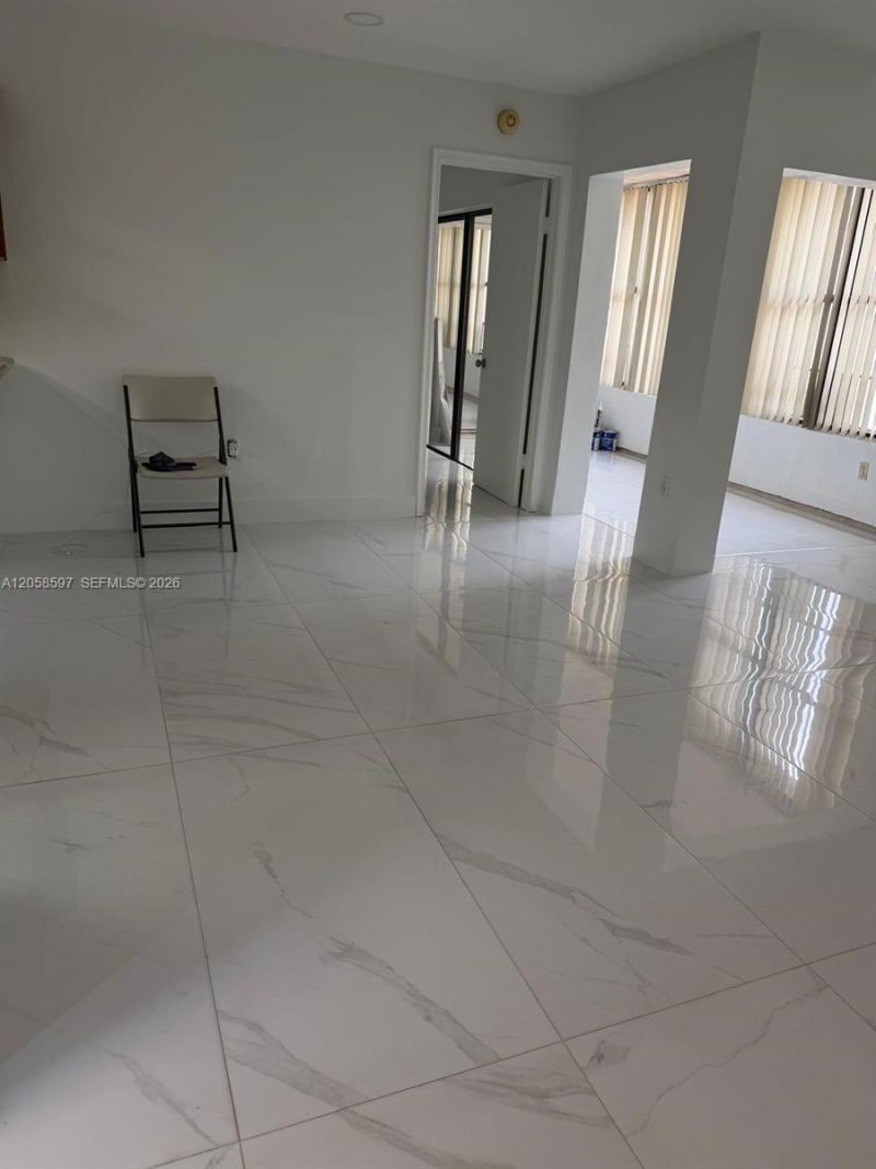 10875 NW 7th St, Unit 23-36, Miami, FL 33172 Photo