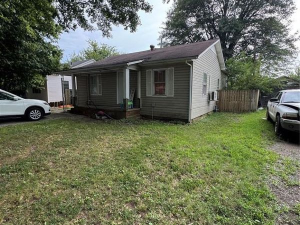 715 Pecan Street , Hornersville, MO 63855