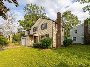 205 Lattimore Rd , Rochester, NY 14620