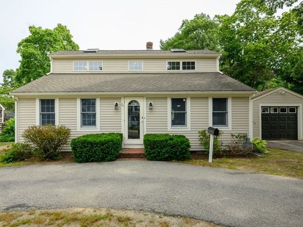 21 Pembroke St, Kingston, MA 02364
