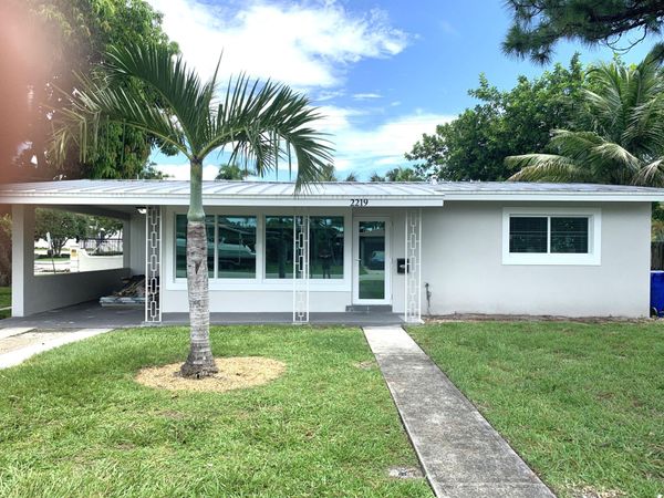 2219 SE 13TH Street, Pompano Beach, FL 33062