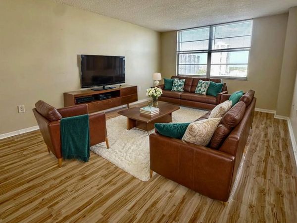 2851 NE 183RD Street, Unit 914E, Aventura, FL 33160
