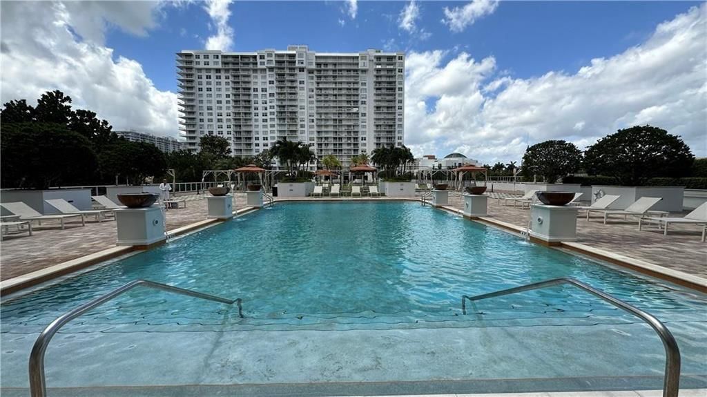 2851 NE 183rd Street, Unit 914E, Aventura, FL 33160 Photo