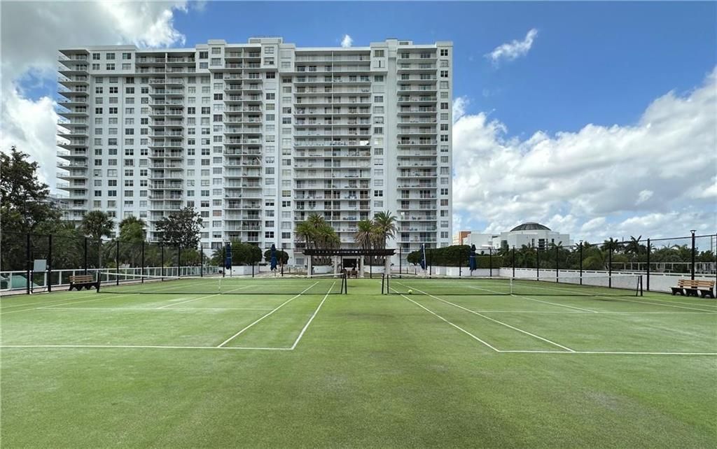 2851 NE 183rd Street, Unit 914E, Aventura, FL 33160 Photo