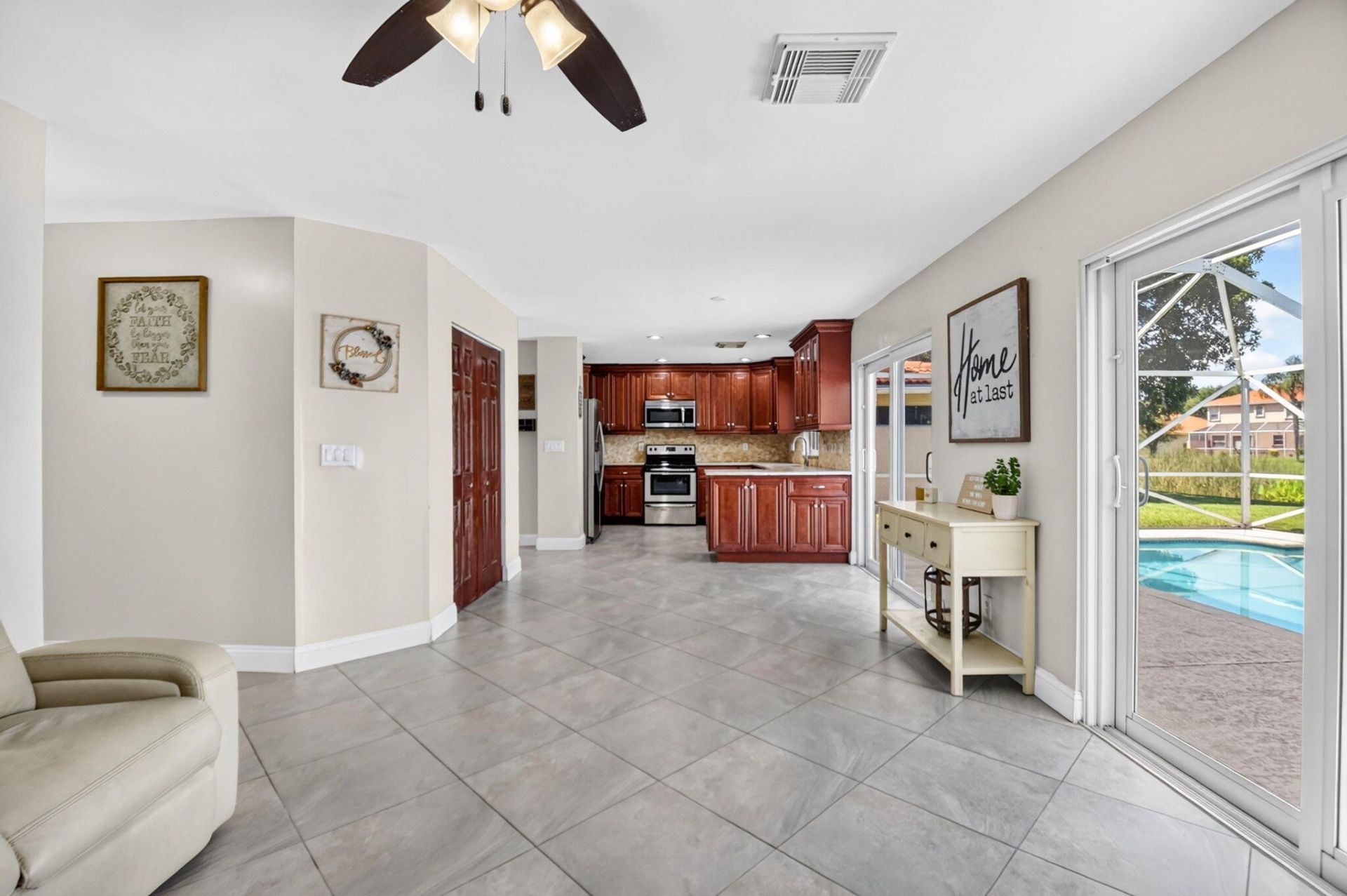 6233 Willoughby Circle, Lake Worth, FL 33463 Photo