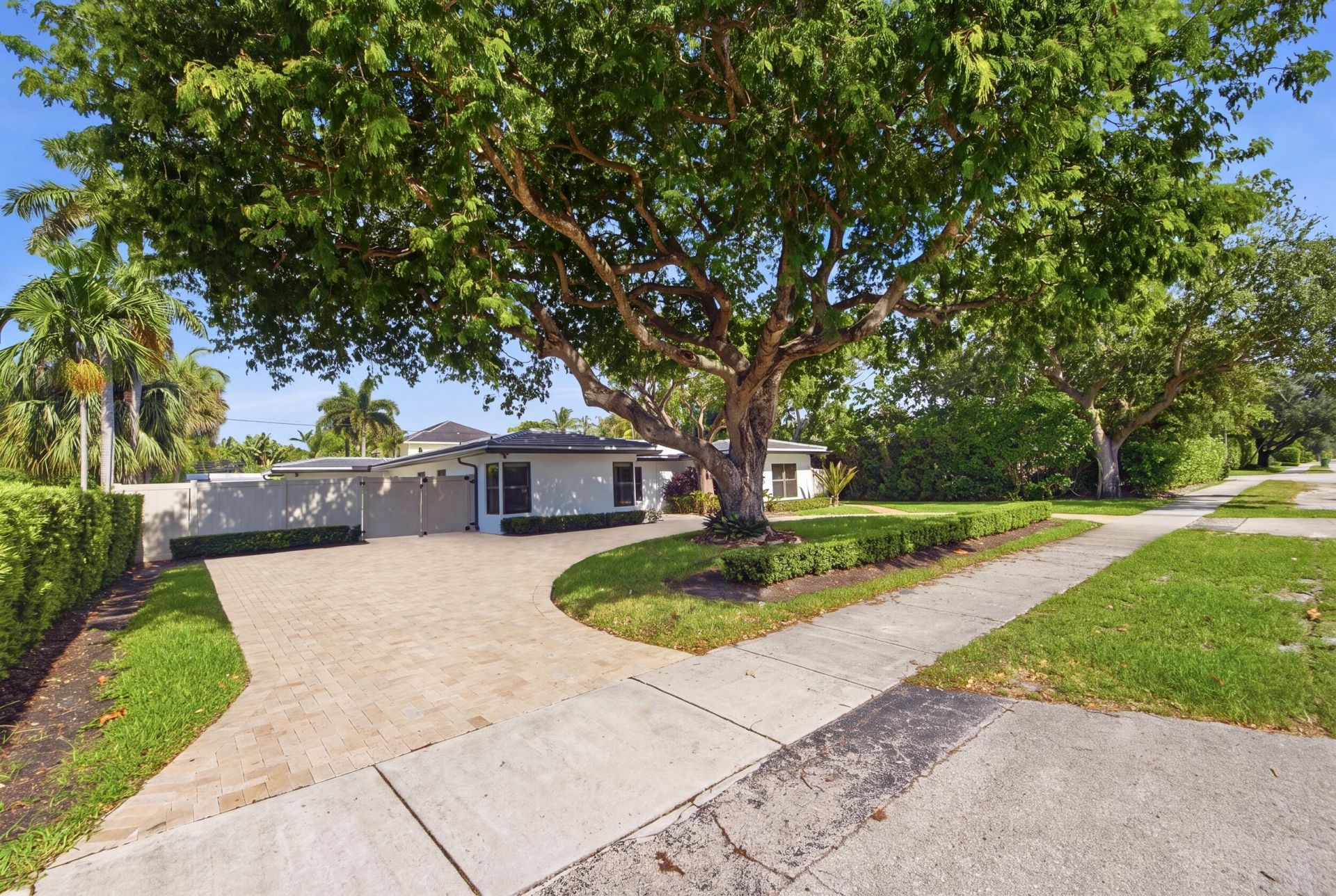 1619 Bayview Drive, Fort Lauderdale, FL 33305 Photo
