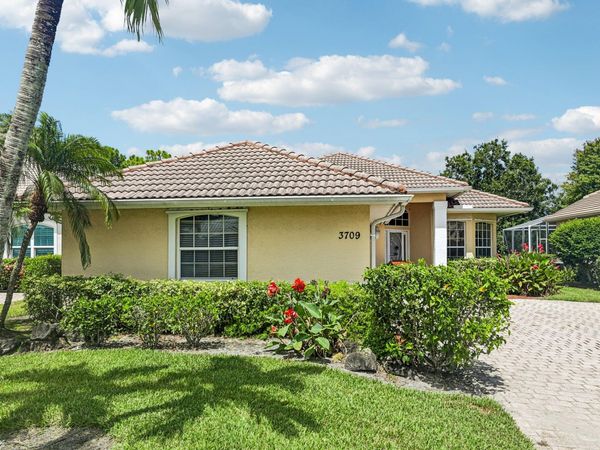 3709 NW Royal Oak Drive, Jensen Beach, FL 34957