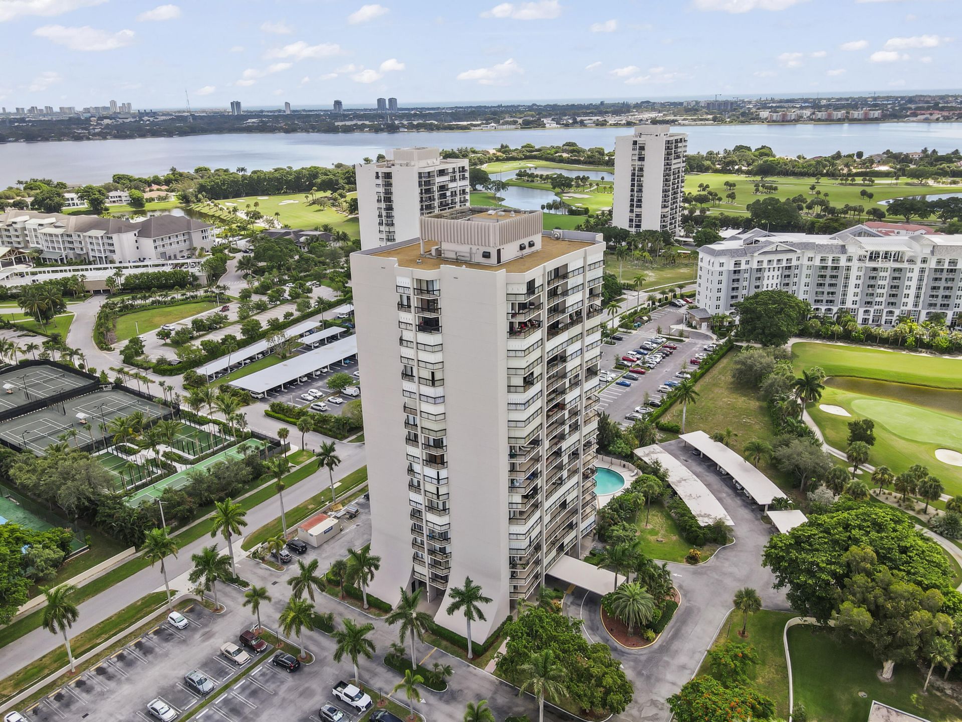 2425 Presidential Way, Unit 1006, West Palm Beach, FL 33401 Photo