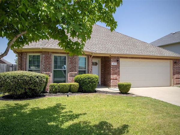 1613 Cowtown Drive, Mansfield, TX 76063