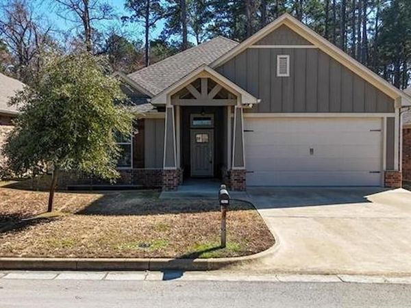 2927 Meadow Brook Trail , Tyler, TX 75701