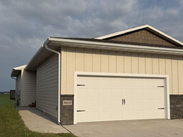 3609 S Heather Ave, Sioux Falls, SD 57106