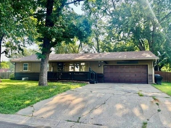 1019 birch Street, Eudora, KS 66025
