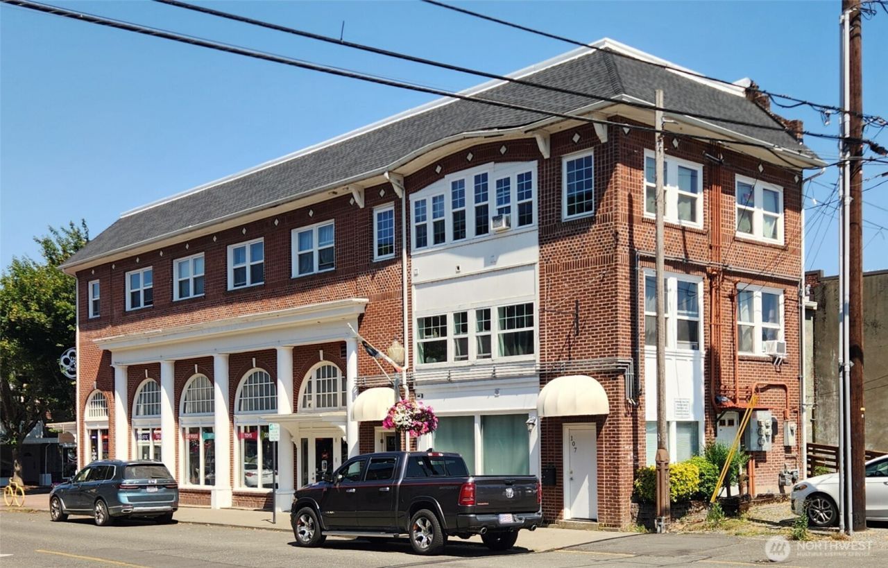 402 N Tower Avenue , Centralia, WA 98531