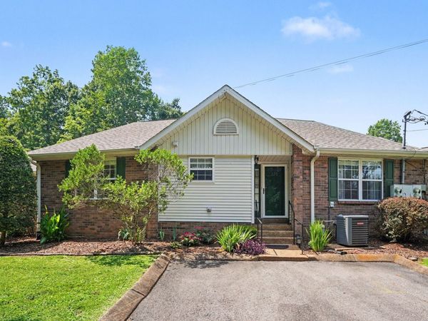 120 Eastdale Ln , Dickson, TN 37055