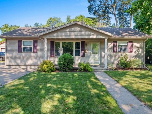 542 CLOVER LANE, Green Bay, WI 54301