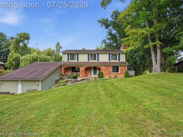 4851 Canyon Oaks Drive, Brighton Township, Mi 48114