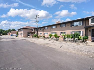 2311 Walton Boulevard, Unit 44, Rochester Hills, Mi 48309