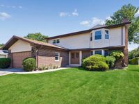 3701 Keenan Lane, Glenview, IL 60026 primary photo
