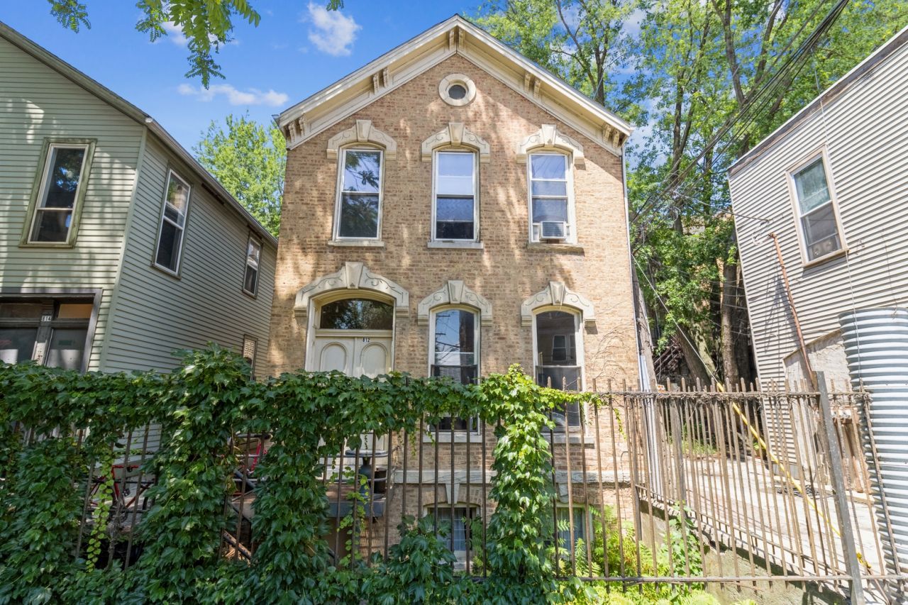 812 W 19th Street , Unit 1R, Chicago, IL 60608 Main Photo