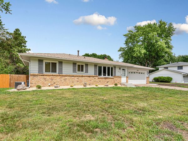 2033 Bluestone Lane , Eagan, MN 55122