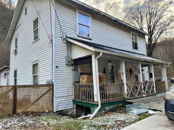 1231 Guyandotte Ave, MULLENS, WV 25882