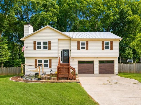 1508 Country Court , Auburn, GA 30011