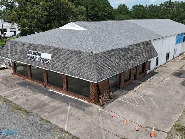 544 N Main Street , Kilmarnock, VA 22482