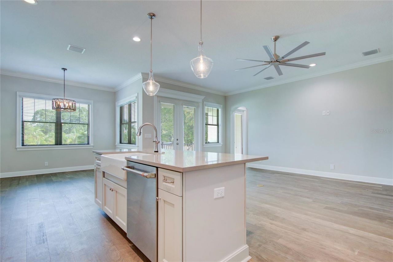 855 39th Avenue N, Saint Petersburg, FL 33703 Photo