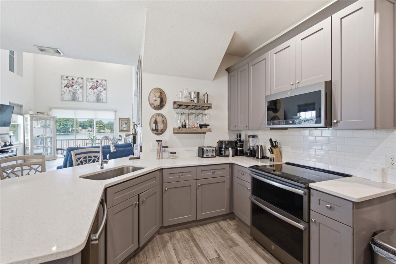 1934 Lake Ridge Boulevard, Clearwater, FL 33763 Photo