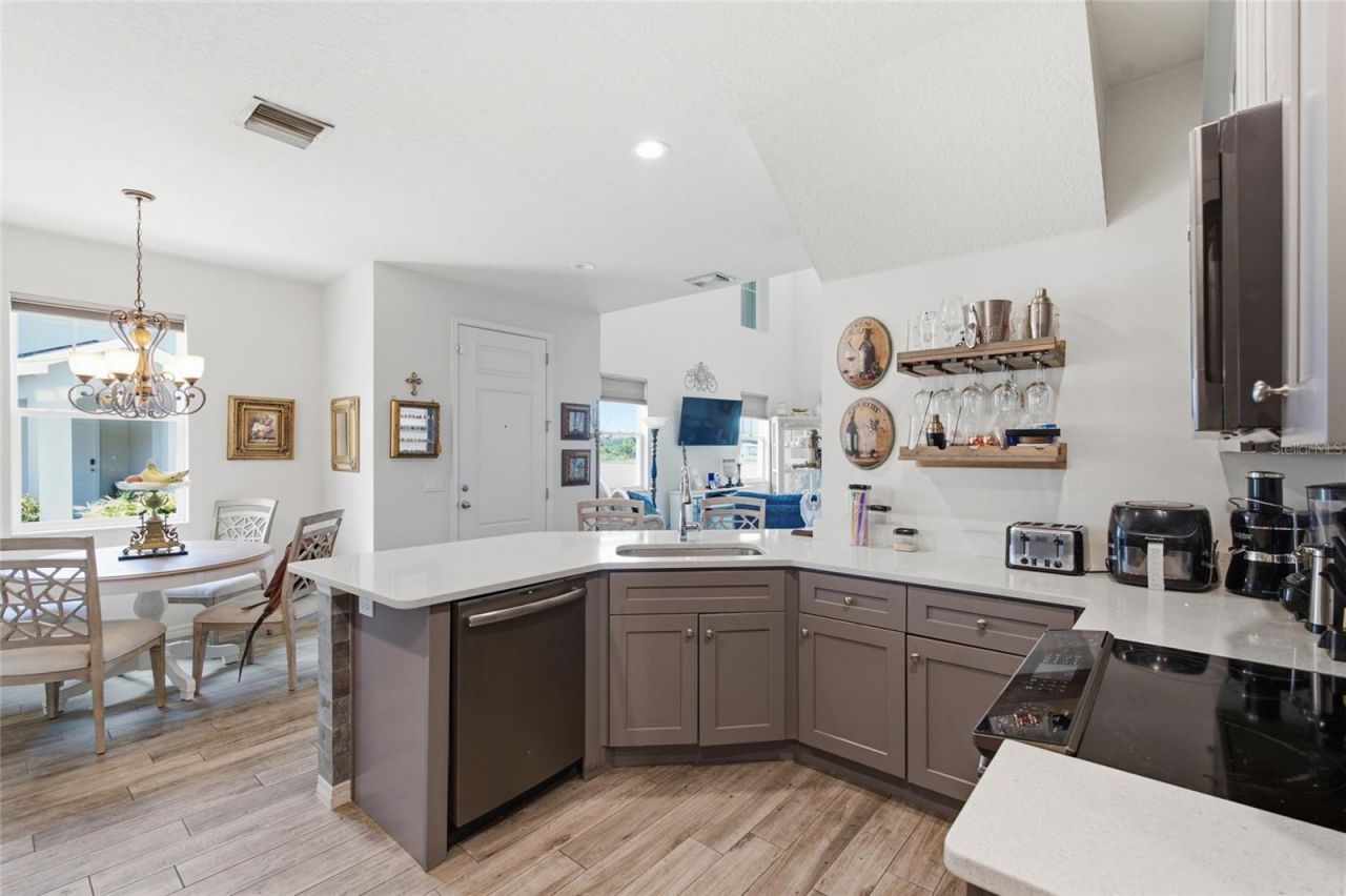 1934 Lake Ridge Boulevard, Clearwater, FL 33763 Photo