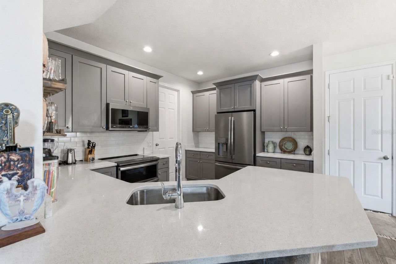 1934 Lake Ridge Boulevard, Clearwater, FL 33763 Photo