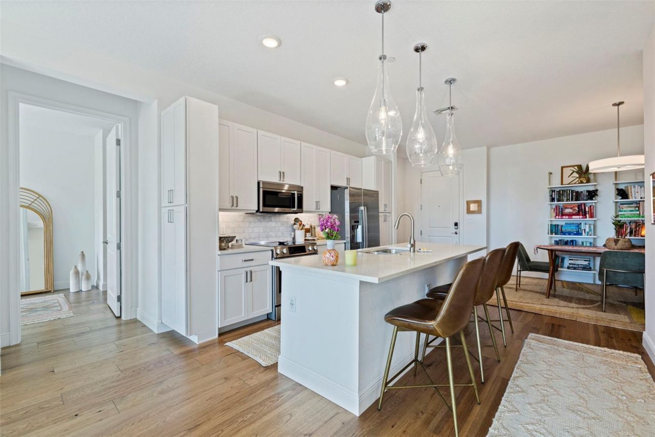 644 3rd Avenue S, Unit 403, Saint Petersburg, FL 33701 Photo