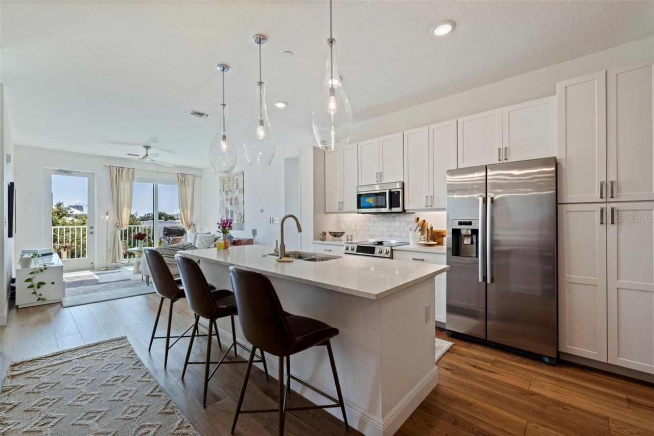 644 3rd Avenue S, Unit 403, Saint Petersburg, FL 33701 Photo