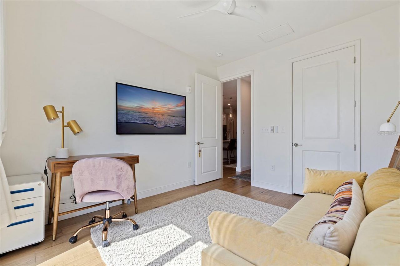 644 3rd Avenue S, Unit 403, Saint Petersburg, FL 33701 Photo