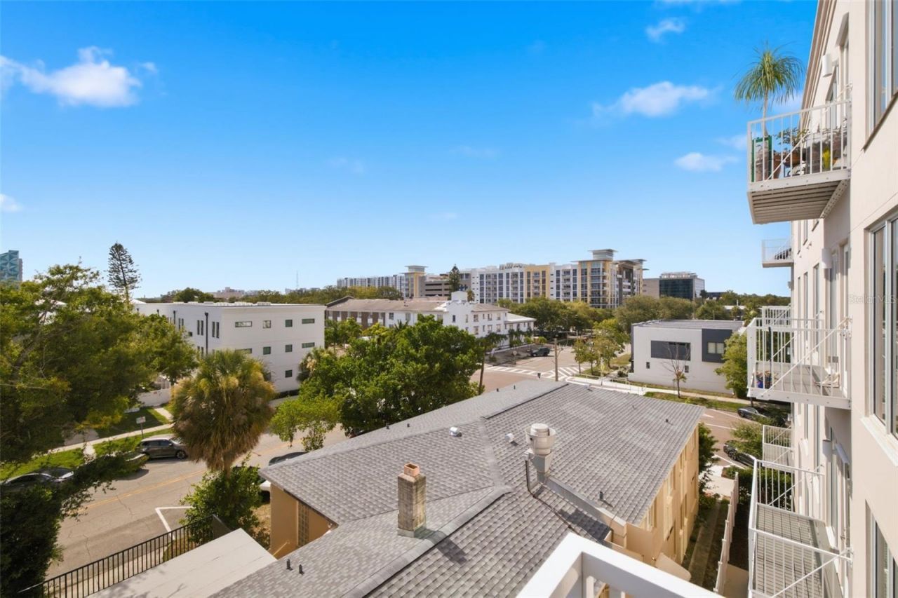 644 3rd Avenue S, Unit 403, Saint Petersburg, FL 33701 Photo